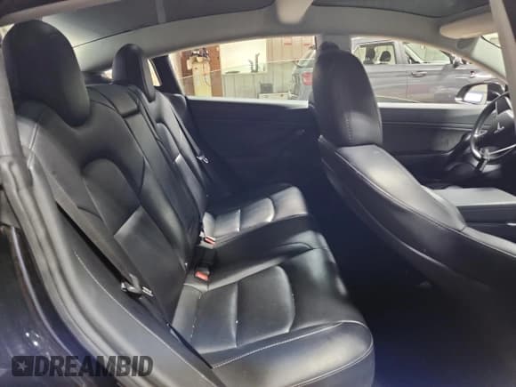 ✅ 2018 Tesla Model 3 Long Range Battery • VIN: 5YJ3E1EB3JF156132 • Lot: 93048125. Wystawiony na Copart z przebiegiem 105 418 mil. Bezpłatny archiwum sprzedaży aukcyjnych z USA i szczegółowy raport historii pojazdu na DreamBid. Zdjęcie 10.