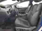 2024 Toyota Prius LE z VIN JTDACAAU3R3036876, wystawiony jako Copart lot #86166715 z przebiegiem 2 948 mil mil oraz Szkoda całkowita • Salvage title. Historia ofert i sprzedaży dostępna na DreamBid. Obrazek 7.