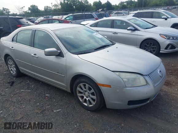 ✅ 2008 Mercury Milan • VIN: 3MEHM07Z78R618874 • Lot: 42885474. Listed on IAAI with 139,111 mi. Free auction sales archive from the USA and detailed vehicle history report at DreamBid. Image 1.