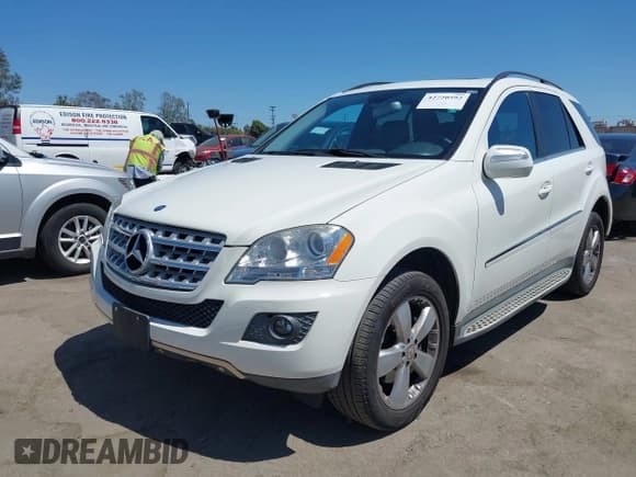 ✅ 2010 Mercedes-Benz M 350 • VIN: 4JGBB5GB1AA606759 • Lot: 42720592. Listed on IAAI with 85,402 mi. Free auction sales archive from the USA and detailed vehicle history report at DreamBid. Image 2.