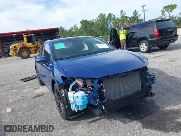 ✅ 2025 Toyota Camry LE • VIN: 4T1DBADK7SU016779 • Lot: 43134976. Listed on IAAI with 18,270 mi. Free auction sales archive from the USA and detailed vehicle history report at DreamBid. Image 18.