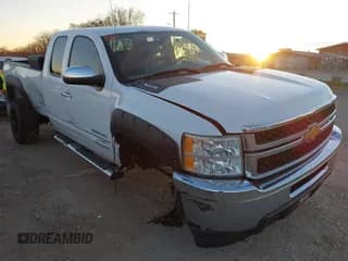 ✅ 2012 Chevrolet Silverado 2500HD Work Truck • VIN: 1GC2KVCG1CZ142107 • Lot: 40955360. Wystawiony na IAAI z przebiegiem 144 487 mil. Bezpłatny archiwum sprzedaży aukcyjnych z USA i szczegółowy raport historii pojazdu na DreamBid. Zdjęcie 1.