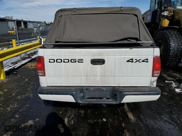 ✅ 2002 Dodge Dakota Sport • VIN: 1B7HG38NX2S637243 • Lot: 45389675. Wystawiony na Copart z przebiegiem 173 333 mil. Bezpłatny archiwum sprzedaży aukcyjnych z USA i szczegółowy raport historii pojazdu na DreamBid. Zdjęcie 6.
