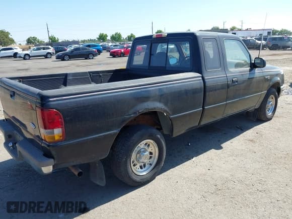 ✅ 1995 Ford Ranger Splash • VIN: 1FTCR14U4SPA42901 • Lot: 42497056. Listed on IAAI with 251,549 mi. Free auction sales archive from the USA and detailed vehicle history report at DreamBid. Image 4.