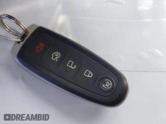 ✅ 2013 Ford C-Max SEL • VIN: 1FADP5CU5DL543816 • Lot: 42655745. Wystawiony na IAAI z przebiegiem 122 738 mil. Bezpłatny archiwum sprzedaży aukcyjnych z USA i szczegółowy raport historii pojazdu na DreamBid. Zdjęcie 11.