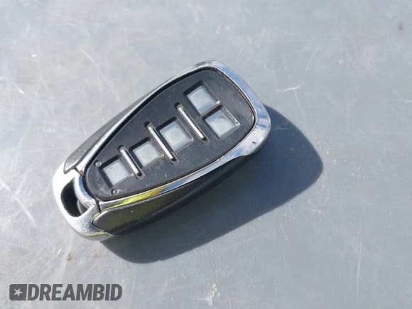 ✅ 2020 Chevrolet Traverse LT • VIN: 1GNERHKW9LJ265503 • Lot: 43294053. Listed on IAAI with 163,669 mi. Free auction sales archive from the USA and detailed vehicle history report at DreamBid. Image 11.