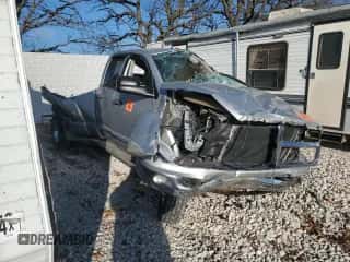 2004 Dodge 3500 ST z VIN 3D3MU48C64G198085, wystawiony jako Copart lot #80020954 z przebiegiem 48 472 mil mil oraz Nie do naprawy • Non repairable. Historia ofert i sprzedaży dostępna na DreamBid. Obrazek 4.