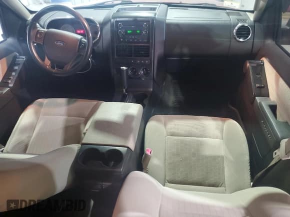 ✅ 2008 Ford Explorer Sport Trac XLT • VIN: 1FMEU51E48UA28210 • Лот: 71863684. Опубликован ранее на Copart с пробегом 126 710 миль. Бесплатный доступ к архиву аукционных продаж из США и подробный отчёт об истории автомобиля на DreamBid. Изображение 8.