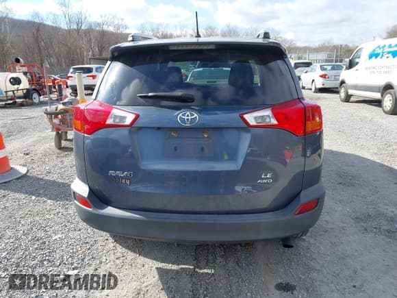 ✅ 2013 Toyota RAV4 LE • VIN: 2T3BFREV6DW098033 • Lot: 43811342. Listed on IAAI with 134,752 mi. Free auction sales archive from the USA and detailed vehicle history report at DreamBid. Image 16.