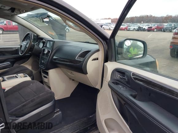 ✅ 2011 Chrysler Town & Country Touring • VIN: 2A4RR5DG1BR697926 • Лот: 43782481. Опубликован ранее на IAAI с пробегом 148 910 миль. Бесплатный доступ к архиву аукционных продаж из США и подробный отчёт об истории автомобиля на DreamBid. Изображение 5.