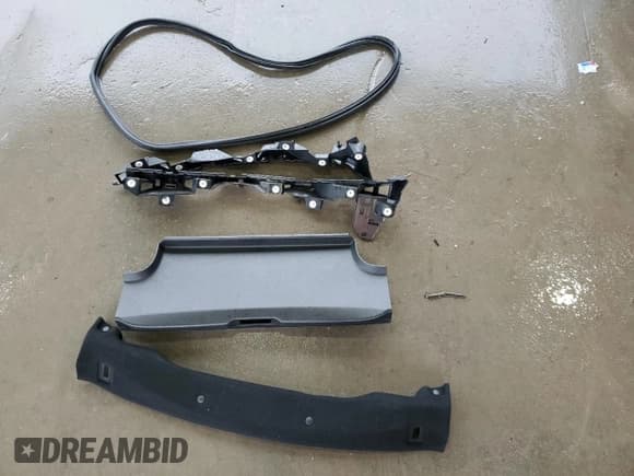 ✅ 2017 Buick Cascada Premium • VIN: W04WH3N55HG008195 • Lot: 88764545. Listed on Copart with 74,930 mi. Free auction sales archive from the USA and detailed vehicle history report at DreamBid. Image 12.