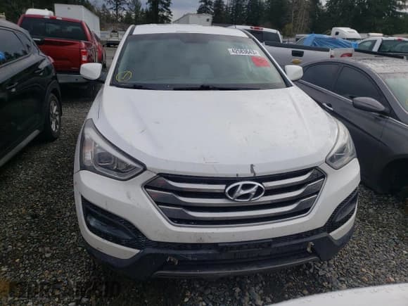 ✅ 2016 Hyundai Santa Fe • VIN: 5XYZTDLB5GG329848 • Лот: 42583643. Опубликован ранее на Copart с пробегом Не указан. Бесплатный доступ к архиву аукционных продаж из США и подробный отчёт об истории автомобиля на DreamBid. Изображение 5.