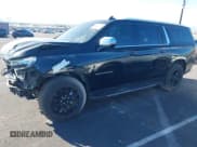 ✅ 2022 Chevrolet Suburban Premier • VIN: 1GNSKFKD1NR223325 • Lot: 40848831. Wystawiony na IAAI z przebiegiem 52 798 mil. Bezpłatny archiwum sprzedaży aukcyjnych z USA i szczegółowy raport historii pojazdu na DreamBid. Zdjęcie 17.