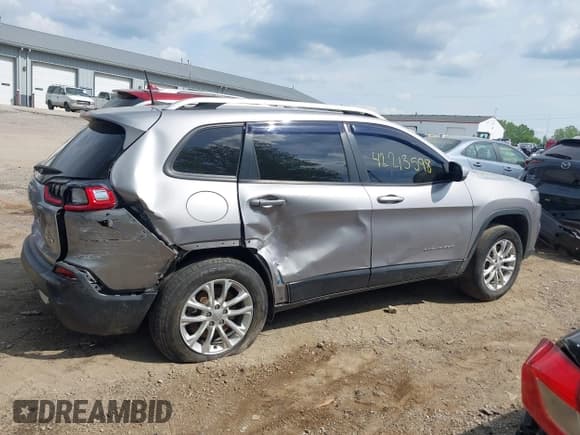 ✅ 2020 Jeep Cherokee Latitude • VIN: 1C4PJMCB8LD520203 • Lot: 42213598. Wystawiony na IAAI z przebiegiem 97 842 mil. Bezpłatny archiwum sprzedaży aukcyjnych z USA i szczegółowy raport historii pojazdu na DreamBid. Zdjęcie 13.