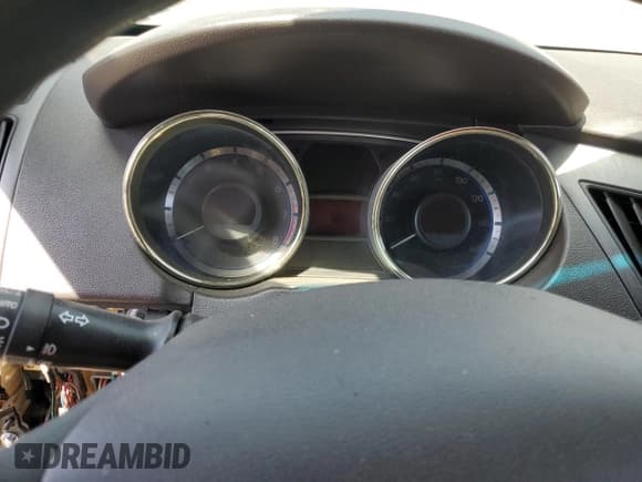 ✅ 2013 Hyundai Sonata GLS • VIN: 5NPEB4AC6DH537089 • Lot: 64256314. Wystawiony na Copart z przebiegiem Nie podano. Bezpłatny archiwum sprzedaży aukcyjnych z USA i szczegółowy raport historii pojazdu na DreamBid. Zdjęcie 9.