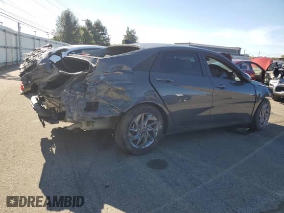 2024 Hyundai Elantra SEL with VIN KMHLM4DG4RU735890, listed as a Copart auction lot 90094075 with 9,813 mi miles and Clean title. Bid and sale history available at DreamBid. Image 3.