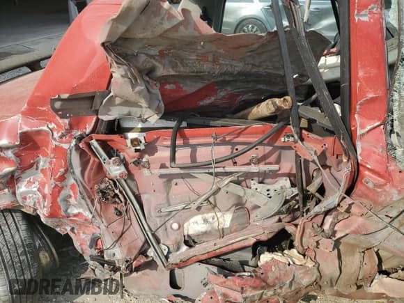 ✅ 1996 Suzuki X-90 • VIN: JS3LB11S1T4102080 • Lot: 50145345. Wystawiony na Copart z przebiegiem Nie podano. Bezpłatny archiwum sprzedaży aukcyjnych z USA i szczegółowy raport historii pojazdu na DreamBid. Zdjęcie 10.