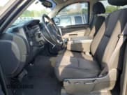 ✅ 2010 Chevrolet Silverado 2500HD LT • VIN: 1GC4KXB6XAF113507 • Lot: 67850475. Wystawiony na Copart z przebiegiem 130 889 mil. Bezpłatny archiwum sprzedaży aukcyjnych z USA i szczegółowy raport historii pojazdu na DreamBid. Zdjęcie 7.