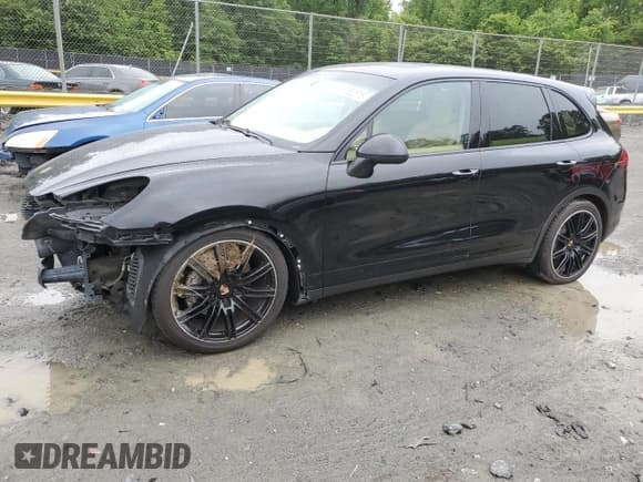 ✅ 2014 Porsche Cayenne S • VIN: WP1AB2A22ELA57038 • Lot: 57652515. Listed on Copart with 127,375 mi. Free auction sales archive from the USA and detailed vehicle history report at DreamBid. Image 1.