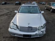 ✅ 2003 Mercedes-Benz C 240 • VIN: WDBRF81J63F401323 • Lot: 82829204. Wystawiony na Copart z przebiegiem 69 979 mil. Bezpłatny archiwum sprzedaży aukcyjnych z USA i szczegółowy raport historii pojazdu na DreamBid. Zdjęcie 5.
