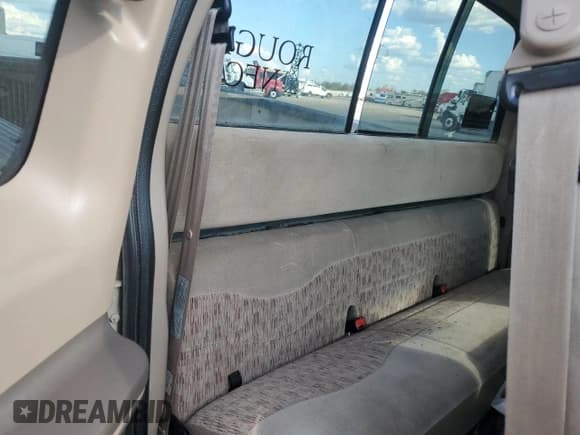 ✅ 1999 Ford F-350 XL • VIN: 1FTWX33F0XEB46970 • Лот: 84761085. Опубликован ранее на Copart с пробегом 305 041 миль. Бесплатный доступ к архиву аукционных продаж из США и подробный отчёт об истории автомобиля на DreamBid. Изображение 10.