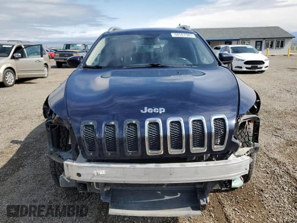 ✅ 2016 Jeep Cherokee Latitude • VIN: 1C4PJMCS8GW175278 • Lot: 60507985. Listed on Copart with 96,532 mi. Free auction sales archive from the USA and detailed vehicle history report at DreamBid. Image 5.