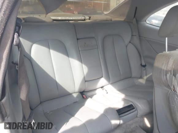 ✅ 2000 Mercedes-Benz CLK 320/430 • VIN: WDBLJ65G7YF157342 • Lot: 43689025. Wystawiony na IAAI z przebiegiem 98 430 mil. Bezpłatny archiwum sprzedaży aukcyjnych z USA i szczegółowy raport historii pojazdu na DreamBid. Zdjęcie 8.