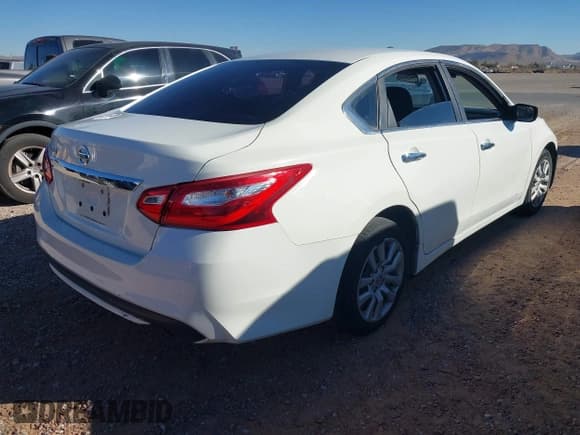 ✅ 2017 Nissan Altima SR • VIN: 1N4AL3AP8HC289542 • Lot: 43872462. Listed on IAAI with 176,742 mi. Free auction sales archive from the USA and detailed vehicle history report at DreamBid. Image 4.