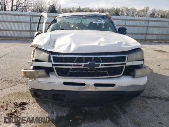 ✅ 2006 Chevrolet Silverado 1500 LT2 • VIN: 1GCEK19B86Z284394 • Лот: 53501605. Опубликован ранее на Copart с пробегом 183 600 миль. Бесплатный доступ к архиву аукционных продаж из США и подробный отчёт об истории автомобиля на DreamBid. Изображение 5.