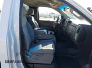 ✅ 2017 GMC Sierra 1500 • VIN: 1GTN1LEC7HZ262435 • Lot: 43641557. Wystawiony na IAAI z przebiegiem 88 406 mil. Bezpłatny archiwum sprzedaży aukcyjnych z USA i szczegółowy raport historii pojazdu na DreamBid. Zdjęcie 5.