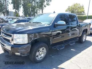 ✅ 2011 Chevrolet Silverado 1500 LT • VIN: 3GCPCSE0XBG111356 • Lot: 43079067. Wystawiony na IAAI z przebiegiem 179 497 mil. Bezpłatny archiwum sprzedaży aukcyjnych z USA i szczegółowy raport historii pojazdu na DreamBid. Zdjęcie 2.