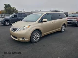 ✅ 2012 Toyota Sienna XLE • VIN: 5TDDK3DC7CS032642 • Lot: 96193415. Listed on Copart with 176,924 mi. Free auction sales archive from the USA and detailed vehicle history report at DreamBid. Image 1.