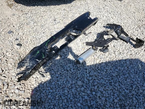 ✅ 2025 Chevrolet Silverado 1500 ZR2 • VIN: 3GCUKHELXSG284846 • Лот: 57671875. Опубликован ранее на Copart с пробегом 1 122 миль. Бесплатный доступ к архиву аукционных продаж из США и подробный отчёт об истории автомобиля на DreamBid. Изображение 12.