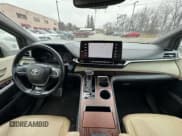 ✅ 2021 Toyota Sienna XLE • VIN: 5TDYRKECXMS068784 • Lot: 57728635. Listed on Copart with 215,072 mi. Free auction sales archive from the USA and detailed vehicle history report at DreamBid. Image 9.