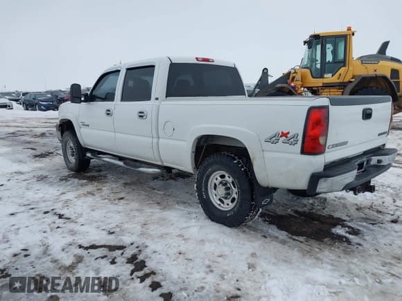 ✅ 2005 Chevrolet Silverado 2500HD LS • VIN: 1GCHK23245F845623 • Lot: 38526808. Listed on IAAI with 160,654 mi. Free auction sales archive from the USA and detailed vehicle history report at DreamBid. Image 3.