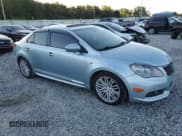 ✅ 2011 Suzuki Kizashi SLS Sport • VIN: JS2RE9A89B6110780 • Lot: 84880205. Wystawiony na Copart z przebiegiem 198 162 mil. Bezpłatny archiwum sprzedaży aukcyjnych z USA i szczegółowy raport historii pojazdu na DreamBid. Zdjęcie 4.