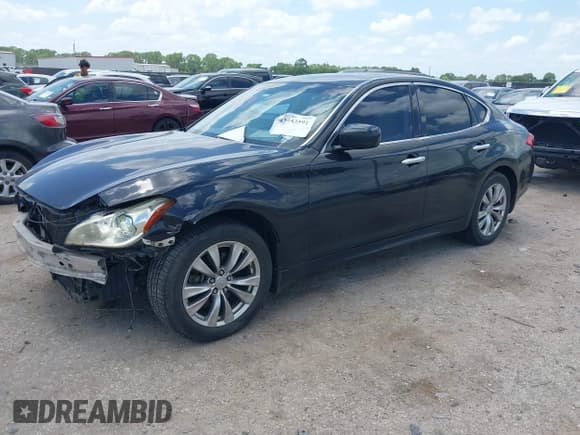 ✅ 2013 Infiniti M • VIN: JN1BY1AR5DM600616 • Lot: 42553591. Wystawiony na IAAI z przebiegiem 229 606 mil. Bezpłatny archiwum sprzedaży aukcyjnych z USA i szczegółowy raport historii pojazdu na DreamBid. Zdjęcie 18.