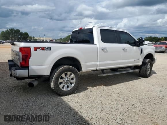 ✅ 2018 Ford F-250 XL • VIN: 1FT7W2BT6JEB05484 • Lot: 68192705. Listed on Copart with 170,103 mi. Free auction sales archive from the USA and detailed vehicle history report at DreamBid. Image 3.