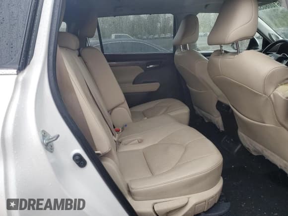 ✅ 2021 Toyota Highlander Hybrid Limited • VIN: 5TDDBRCH1MS052130 • Lot: 89714275. Wystawiony na Copart z przebiegiem 50 217 mil. Bezpłatny archiwum sprzedaży aukcyjnych z USA i szczegółowy raport historii pojazdu na DreamBid. Zdjęcie 11.