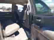 2021 Chevrolet Silverado 1500 LT z VIN 3GCUYDEDXMG375568, wystawiony jako IAAI lot #42412870 z przebiegiem 81 347 mil mil oraz . Historia ofert i sprzedaży dostępna na DreamBid. Obrazek 8.