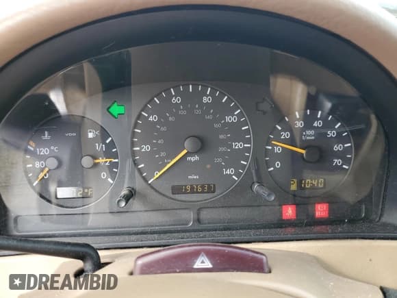 ✅ 2001 Mercedes-Benz M 320/430/500 • VIN: 4JGAB54E71A286387 • Лот: 89500875. Опубликован ранее на Copart с пробегом 197 637 миль. Бесплатный доступ к архиву аукционных продаж из США и подробный отчёт об истории автомобиля на DreamBid. Изображение 9.