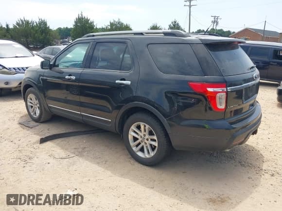 ✅ 2011 Ford Explorer Limited • VIN: 1FMHK8F84BGA91353 • Lot: 42382063. Wystawiony na IAAI z przebiegiem 214 049 mil. Bezpłatny archiwum sprzedaży aukcyjnych z USA i szczegółowy raport historii pojazdu na DreamBid. Zdjęcie 3.