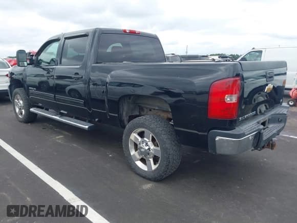 ✅ 2011 Chevrolet Silverado 2500HD LTZ • VIN: 1GC1KYC88BF151862 • Lot: 42994282. Listed on IAAI with 175,265 mi. Free auction sales archive from the USA and detailed vehicle history report at DreamBid. Image 3.