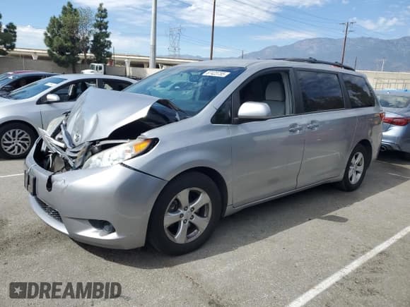 ✅ 2016 Toyota Sienna LE AAS • VIN: 5TDKK3DC0GS695564 • Lot: 87423755. Listed on Copart with 92,625 mi. Free auction sales archive from the USA and detailed vehicle history report at DreamBid. Image 1.
