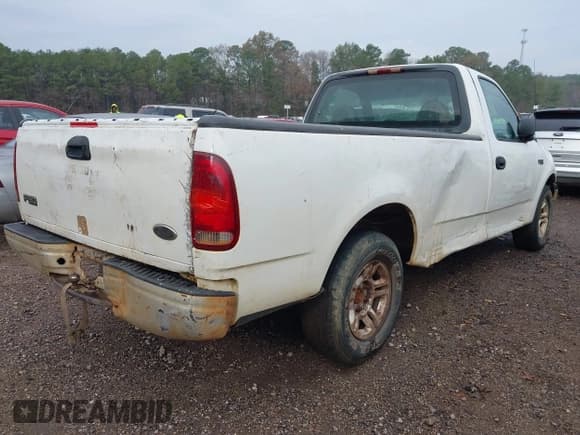 ✅ 2000 Ford F-150 XL • VIN: 1FTZF1720YNA88971 • Lot: 43840288. Wystawiony na IAAI z przebiegiem 249 903 mil. Bezpłatny archiwum sprzedaży aukcyjnych z USA i szczegółowy raport historii pojazdu na DreamBid. Zdjęcie 4.