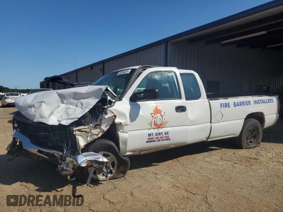 ✅ 2003 GMC Sierra 1500 • VIN: 1GTEC19TX3E326007 • Лот: 58394025. Опубликован ранее на Copart с пробегом Не указан. Бесплатный доступ к архиву аукционных продаж из США и подробный отчёт об истории автомобиля на DreamBid. Изображение 1.