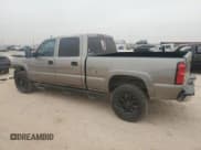 ✅ 2006 Chevrolet Silverado 2500HD LT1 • VIN: 1GCHC23D86F176983 • Лот: 44732465. Опубликован ранее на Copart с пробегом 223 649 миль. Бесплатный доступ к архиву аукционных продаж из США и подробный отчёт об истории автомобиля на DreamBid. Изображение 2.