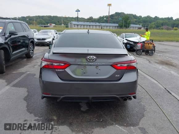 2022 Toyota Camry SE с VIN 4T1G11AK4NU672110, выставлен на аукционе IAAI как лот 43286968 с пробегом 89 232 миль миль и . История ставок и продаж доступна на DreamBid. Изображение 16.