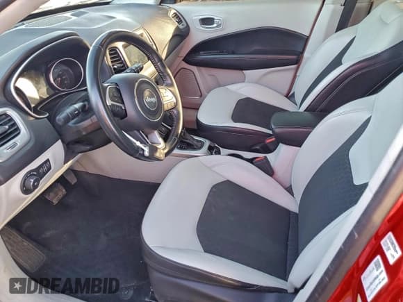 ✅ 2018 Jeep Compass Latitude • VIN: 3C4NJDBB7JT356801 • Lot: 93052315. Listed on Copart with 51,708 mi. Free auction sales archive from the USA and detailed vehicle history report at DreamBid. Image 7.