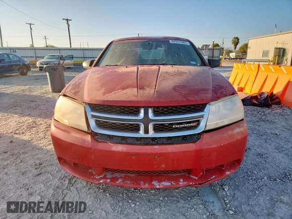 ✅ 2014 Dodge Avenger SE • VIN: 1C3CDZAB4EN132733 • Lot: 92057685. Wystawiony na Copart z przebiegiem 183 209 mil. Bezpłatny archiwum sprzedaży aukcyjnych z USA i szczegółowy raport historii pojazdu na DreamBid. Zdjęcie 5.